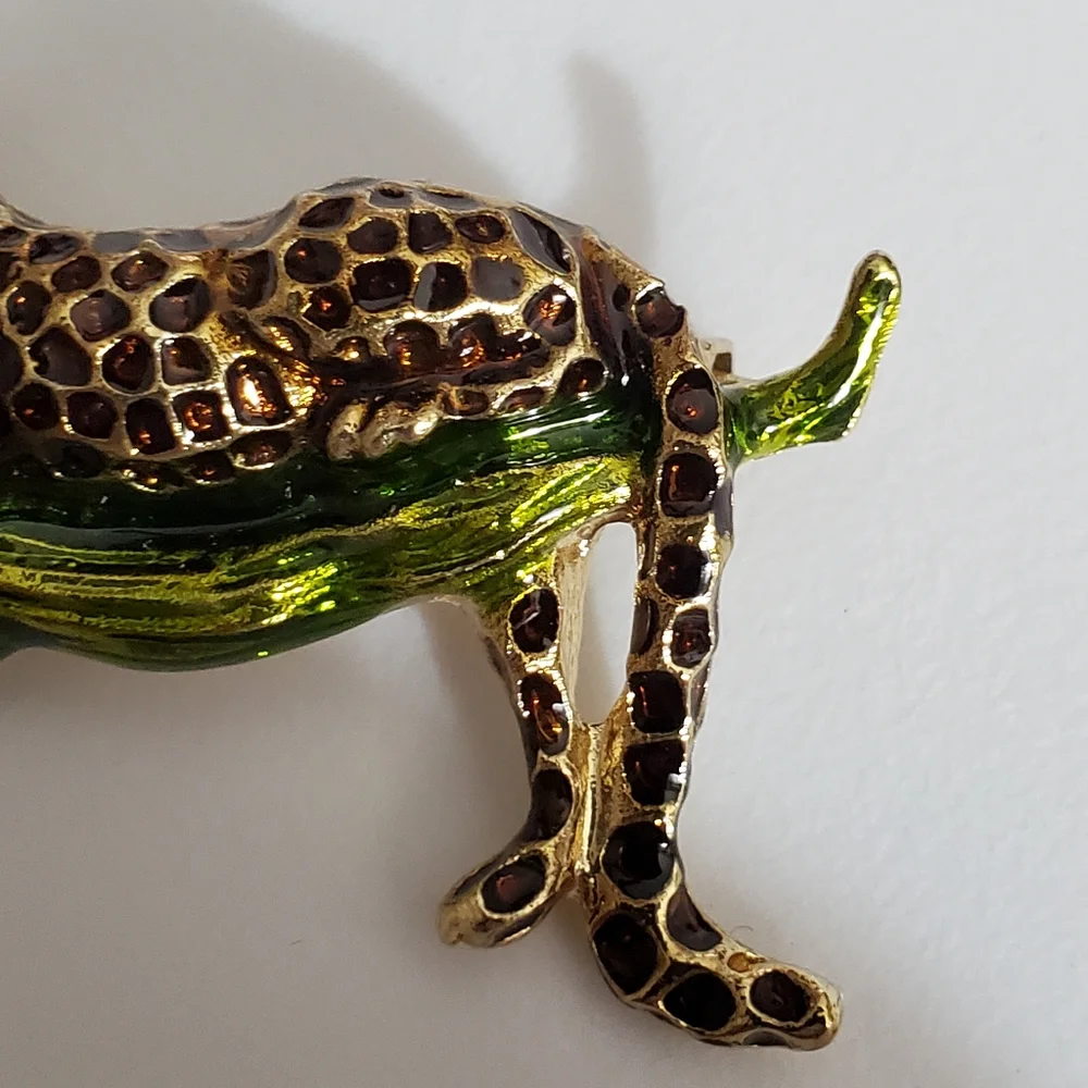 Leopard cat on branch brooch pin vintage style New enamel - Picture 9 of 15